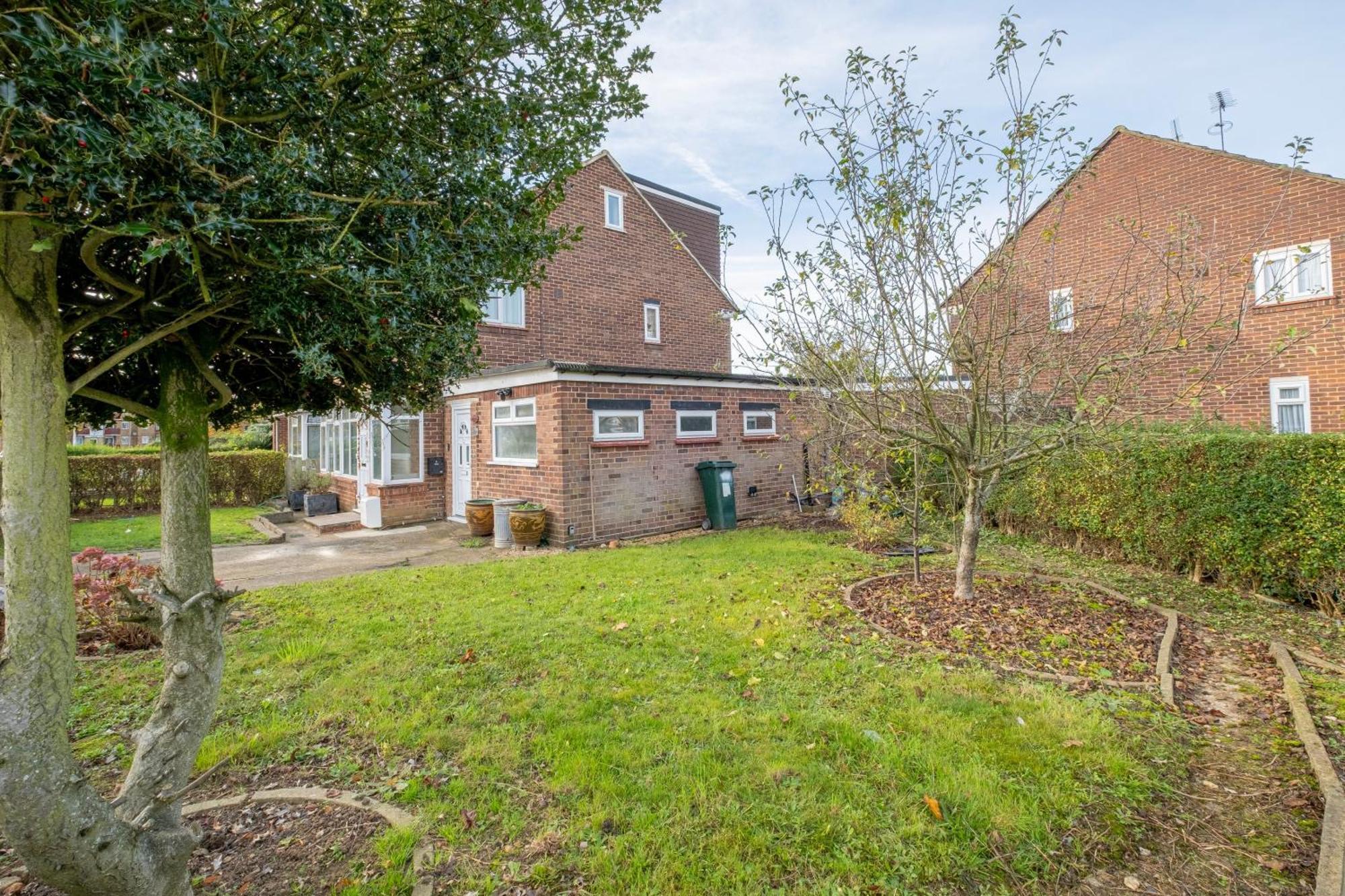 Kings House Apartment Hayes, West London Apt A Northolt  ภายนอก รูปภาพ
