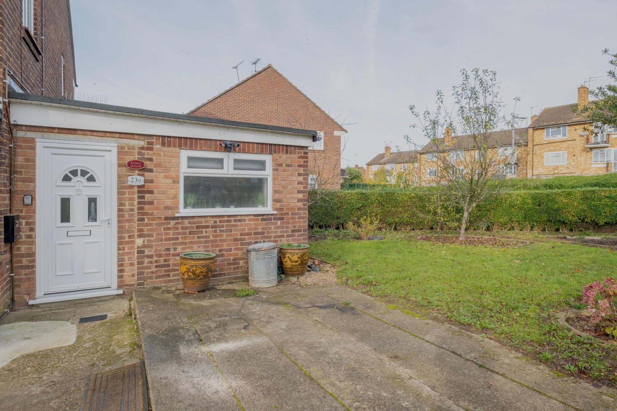 Kings House Apartment Hayes, West London Apt A Northolt  ภายนอก รูปภาพ