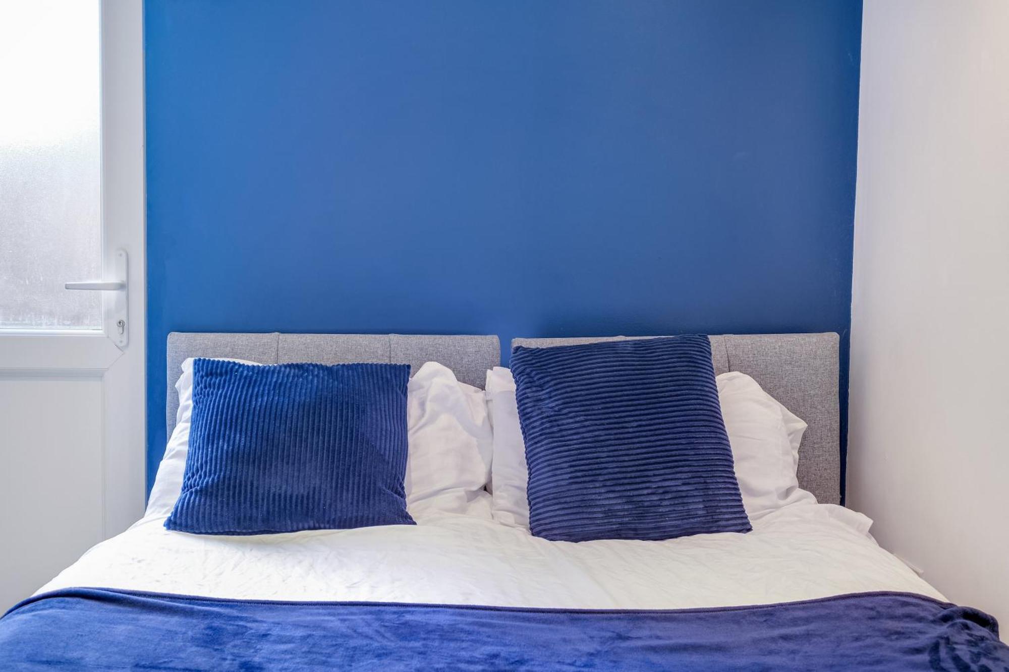Kings House Apartment Hayes, West London Apt A Northolt  ภายนอก รูปภาพ