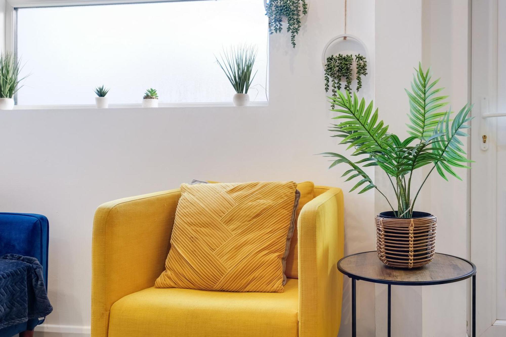 Kings House Apartment Hayes, West London Apt A Northolt  ภายนอก รูปภาพ
